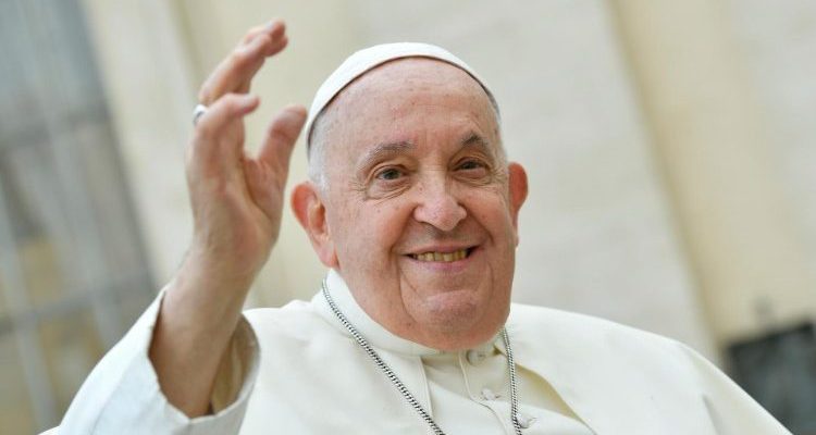 Papa Francisco está com infecção pulmonar