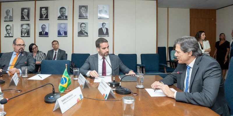 Eduardo Leite e outros governadores pedem ao ministro da Fazenda ajustes na cobrança das dívidas dos Estados com o governo federal