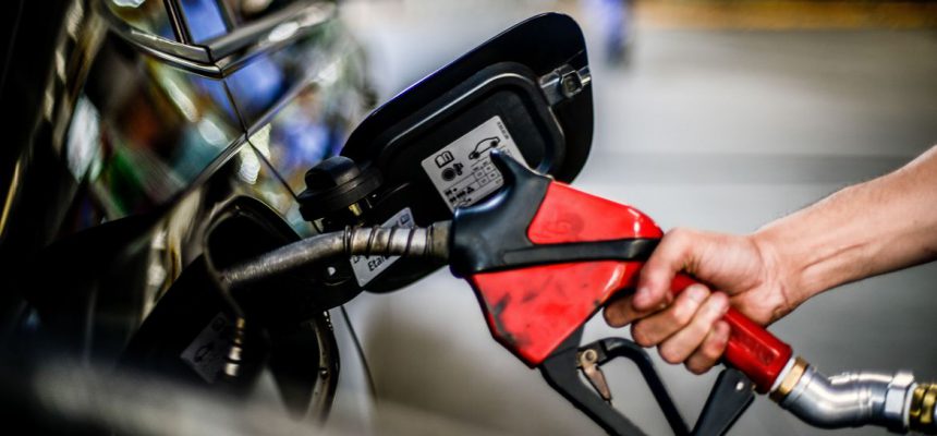 Petrobras anuncia redução de R$ 0,27 por litro no preço do diesel vendido a distribuidoras