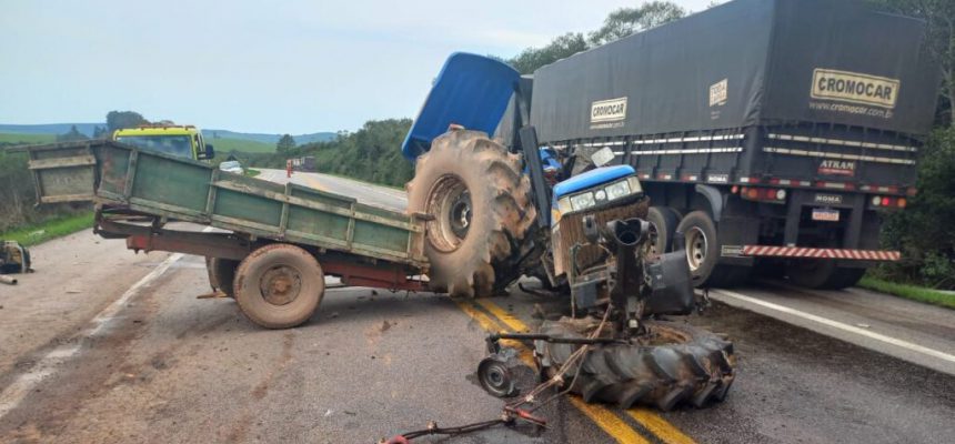 Colisão entre caminhão e trator deixa um ferido na BR-392, no sul do Estado