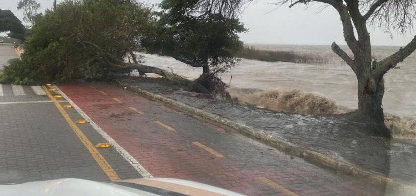 Lagoa dos Patos e arroio São Lourenço atingem níveis alarmantes e moradores são orientados a deixar suas residências em São Lourenço do Sul