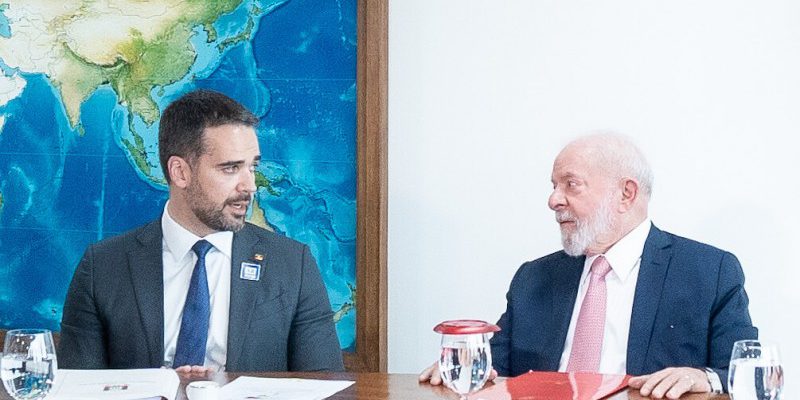 Governador do Rio Grande do Sul entrega demandas do Estado ao presidente Lula